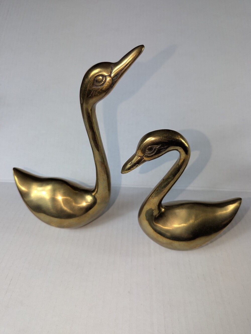Vintage Mid-Century Brass Swan Figurines (Pair) - Made in Korea - Picture 5 of 13